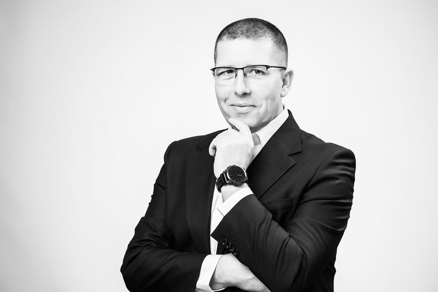 Jakie tło najlepiej pasuje do zdjęcia biznesowego?